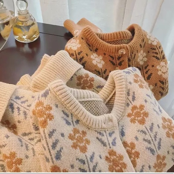 Sweater cardigan flower knit button blue cream gray  khaki long sleeve - Picture 7 of 10